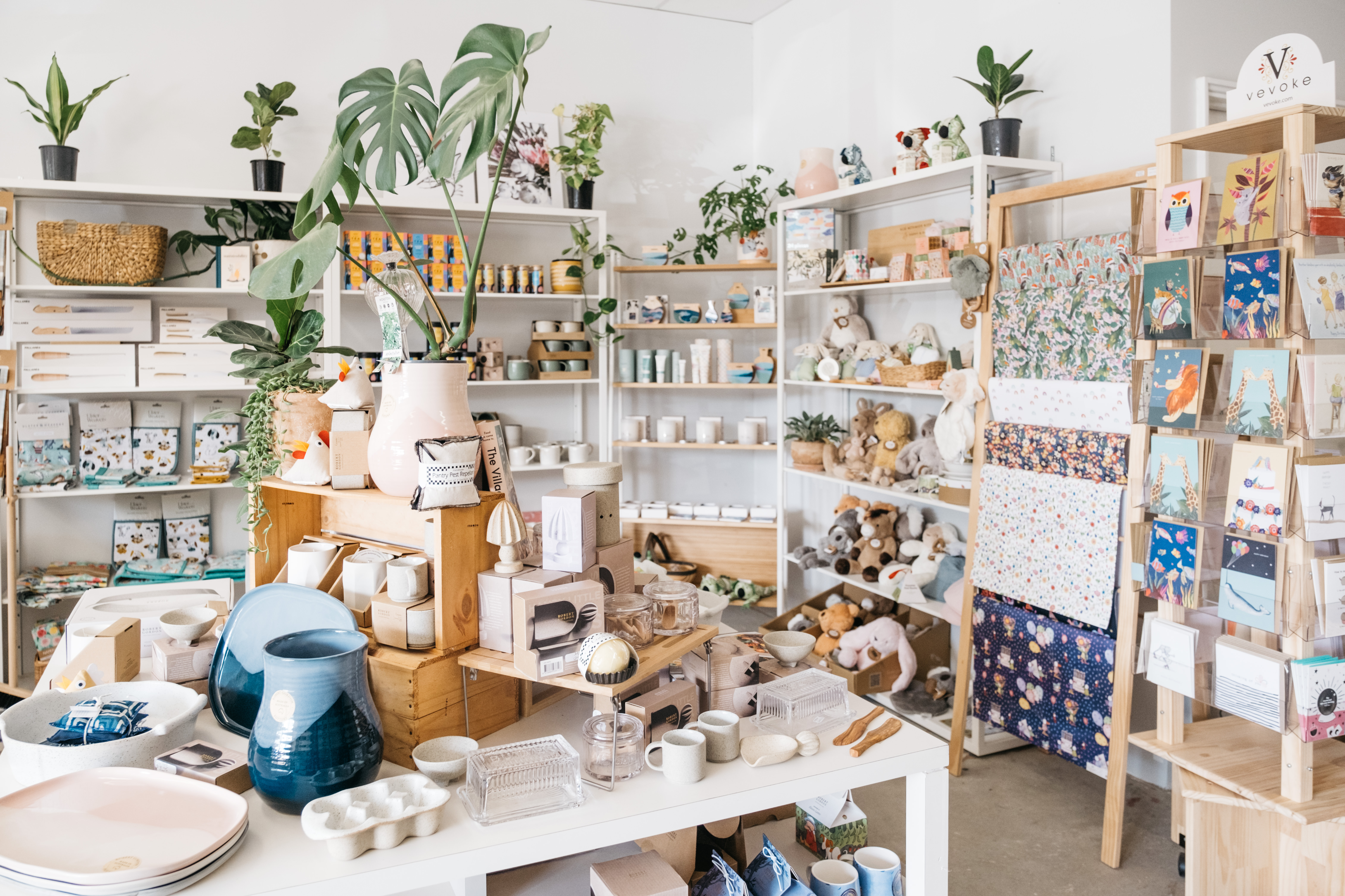 Generic home accessories and gifts
